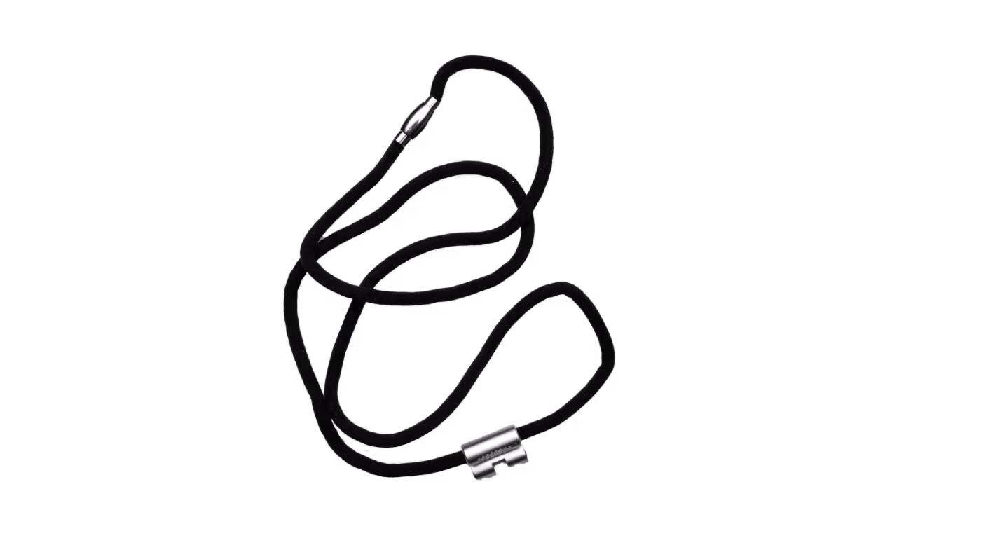 A black and white photo of a lanyard.