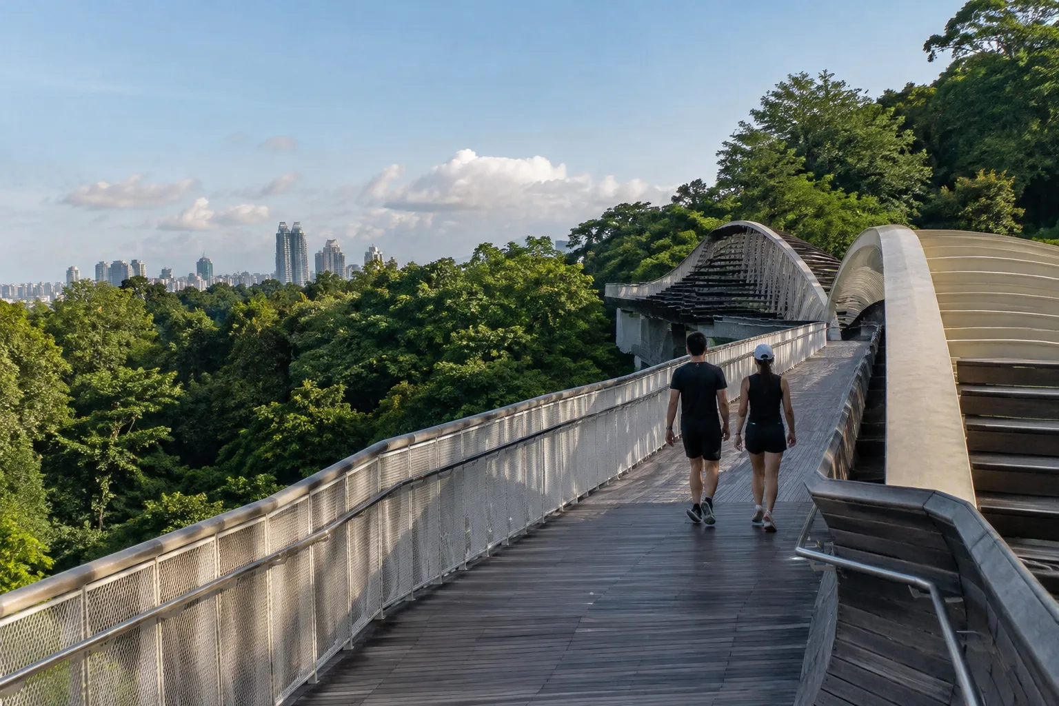 Wandelaars op de Henderson Waves brug van de Southern Ridges, Singapore