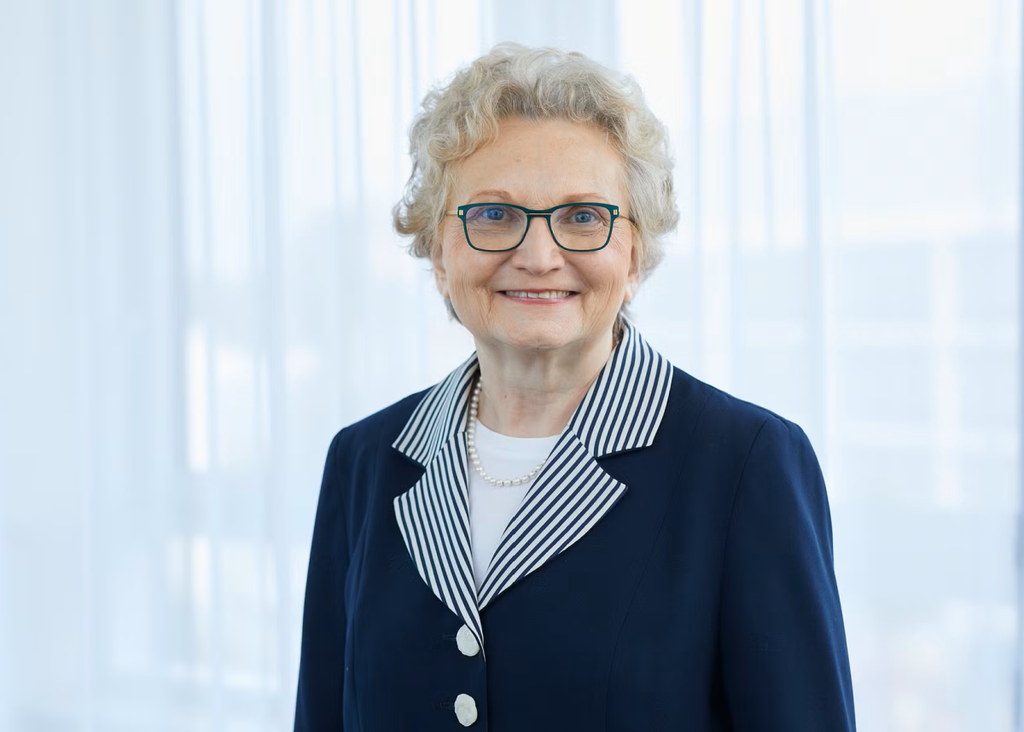 Dr. Iris Loew-Friedrich