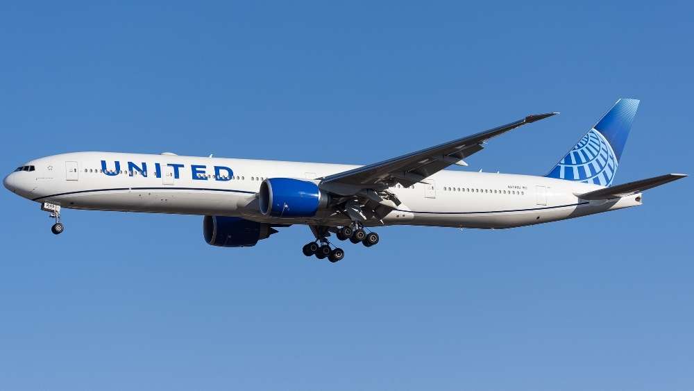 How to Use United PlusPoints: Upgrades, Gifts & Cashing Out