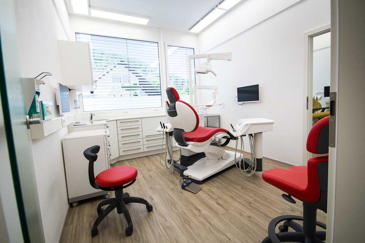 Behnadlungsraum in der Zahnarztpraxis am Pavillon Dr. Adriana Theodor