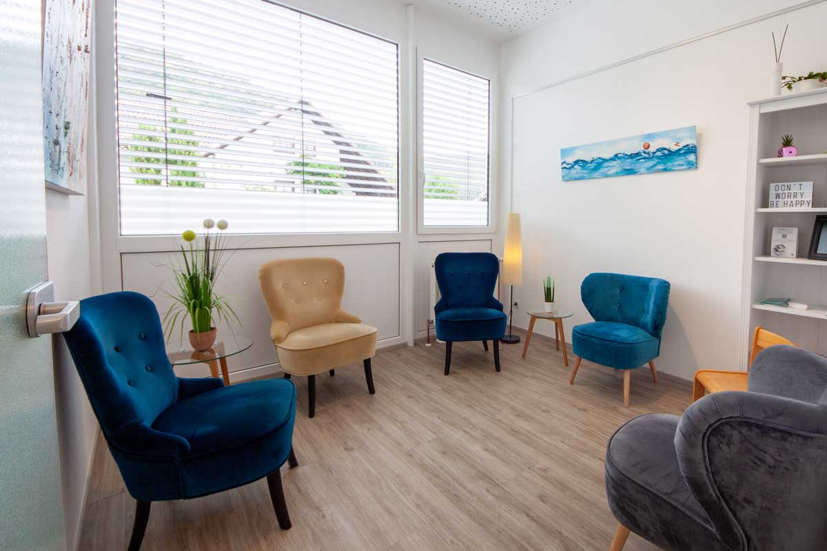 Wartezimmer in der Zahnarztpraxis am Pavillon Dr. Adriana Theodor