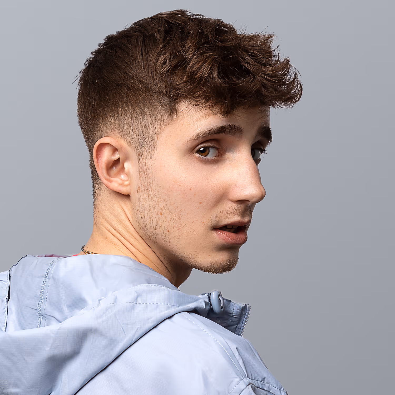 Portraitshooting für Musikproduzent und DJ Toby Romeo: Künstler-CI in Szene gesetzt für Presskit, Single-Artworks & Bühnenvisuals – einheitliche visuelle Kommunikation.