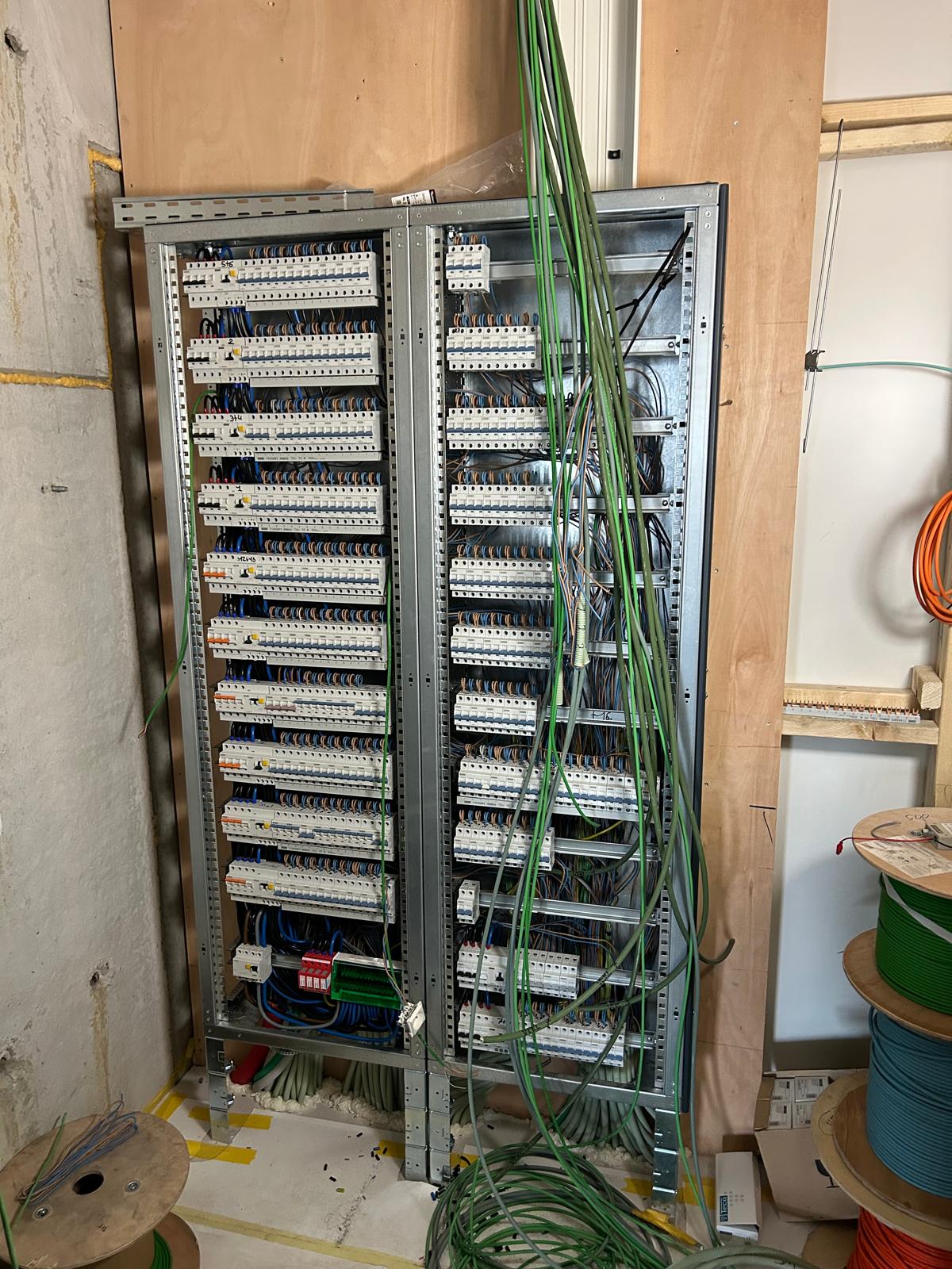 Verdeelbord geplaatst door VDM-T, foto 3