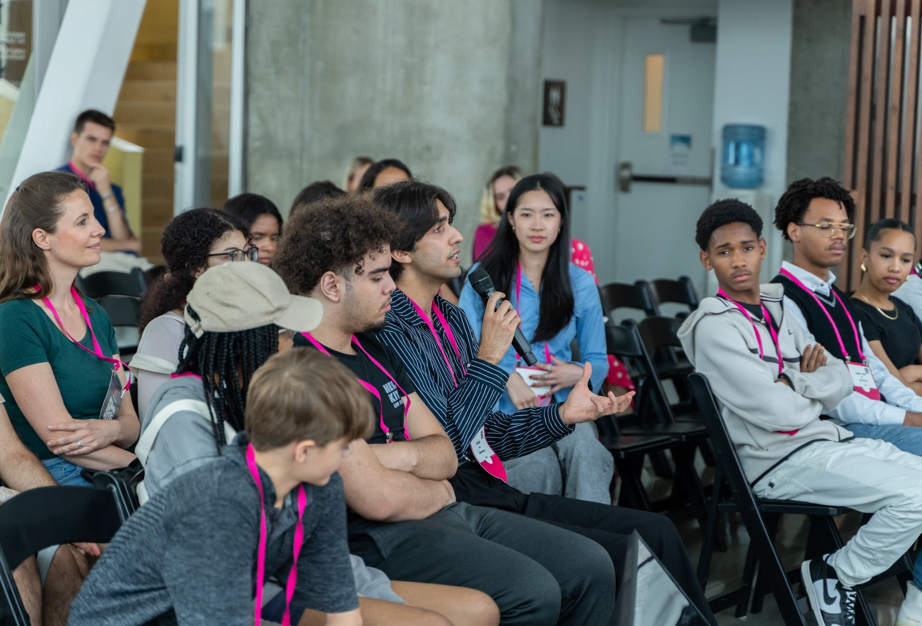 KIDS CODING AT WORK IN CLASS 9 MICROBIT