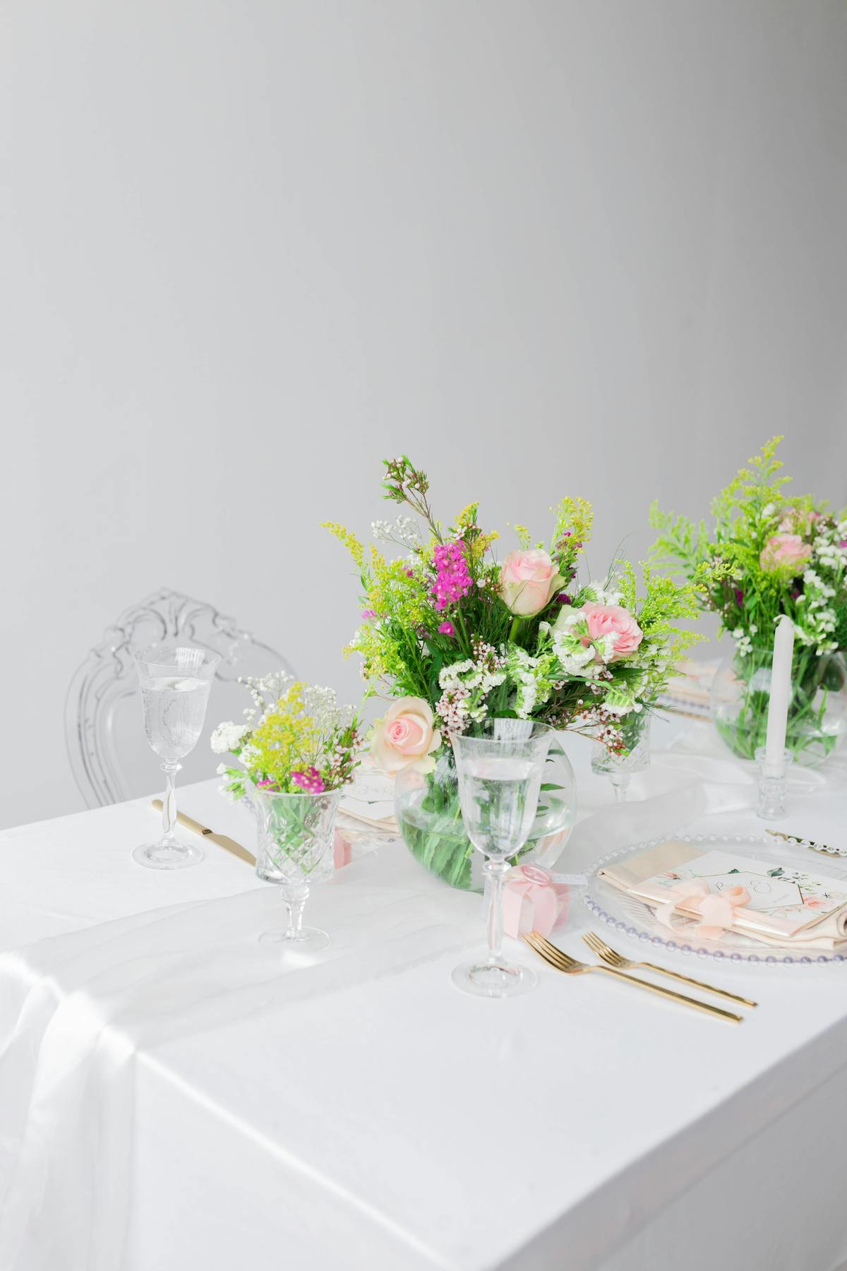 Wedding table centerpiece with candles