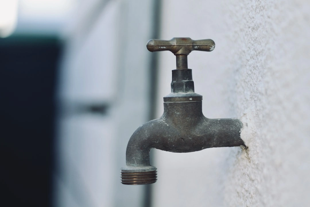 A Practical Guide to Hard Water in LA & OC