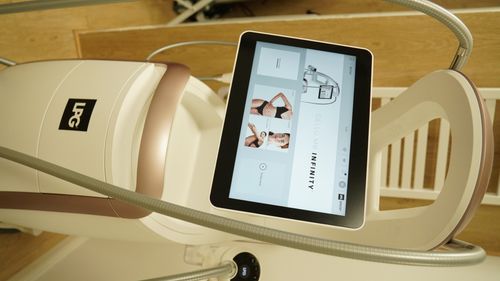 Gabinet przygotowany do zabiegów endermologii - redukcja złogów tłuszczowych, cellulitu, drenaż limfatyczny, ujędrnianie skóry i redukcja kortyzolu.