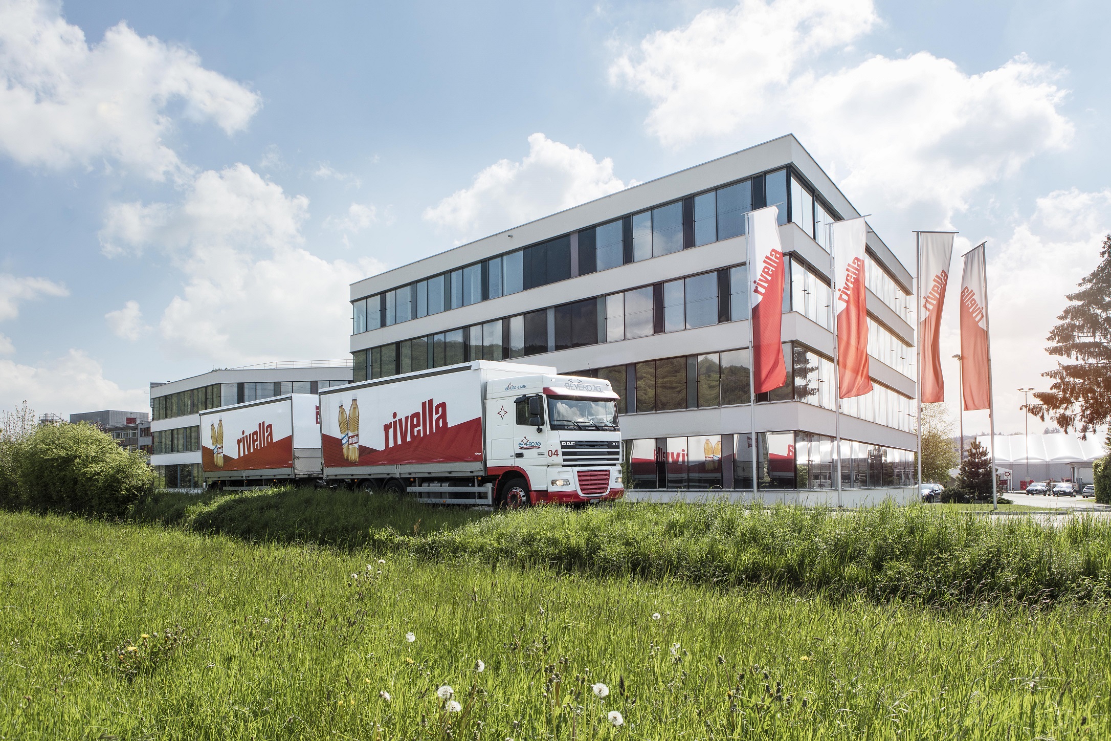 andmore nimmt bei der Rivella AG in Rothrist die Beschaffungsabläufe vor Ort auf und deckt Schattenlager auf