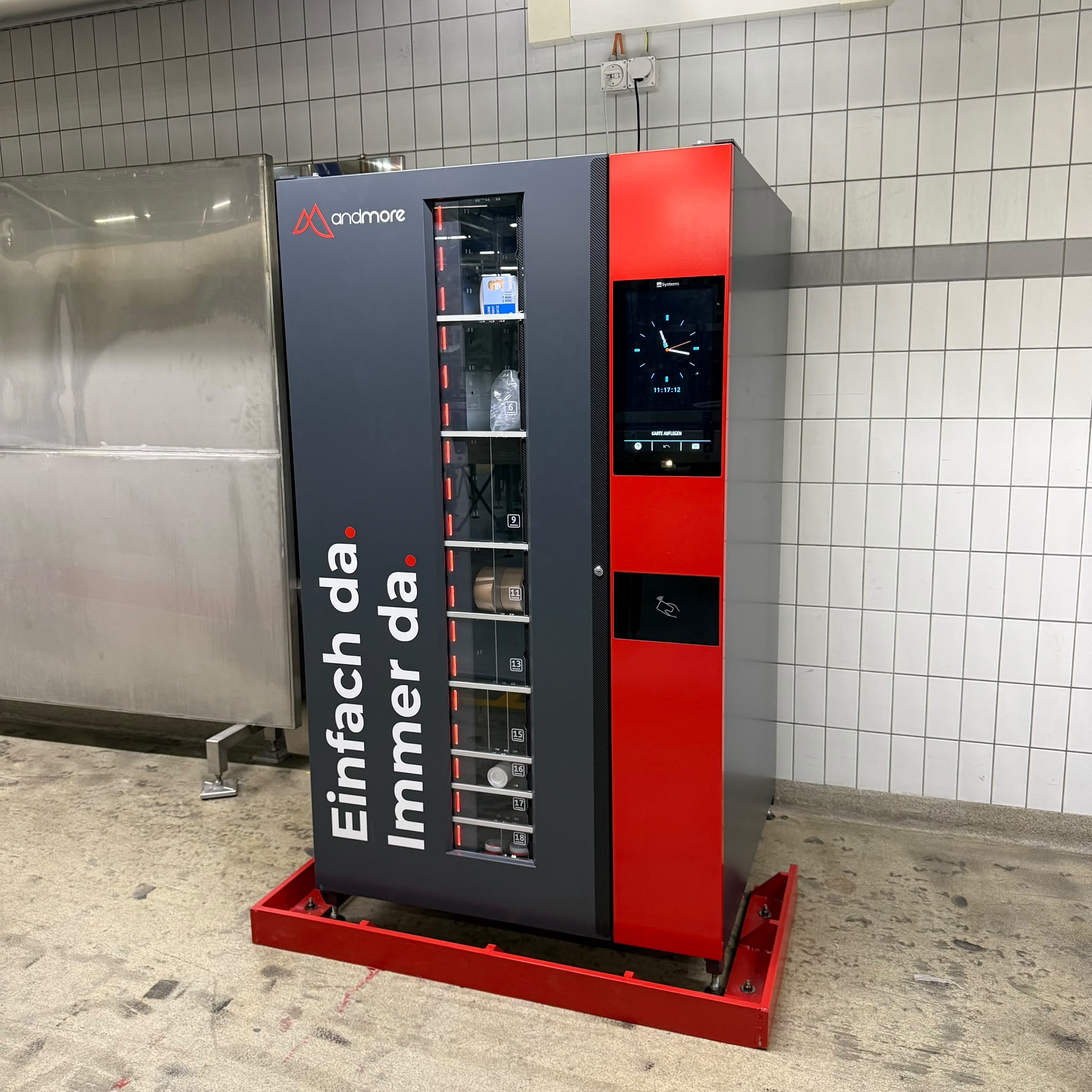 SmartLocker von andmore bei der Rivella AG für die digitale, rund um die Uhr verfügbare PSA-Ausgabe