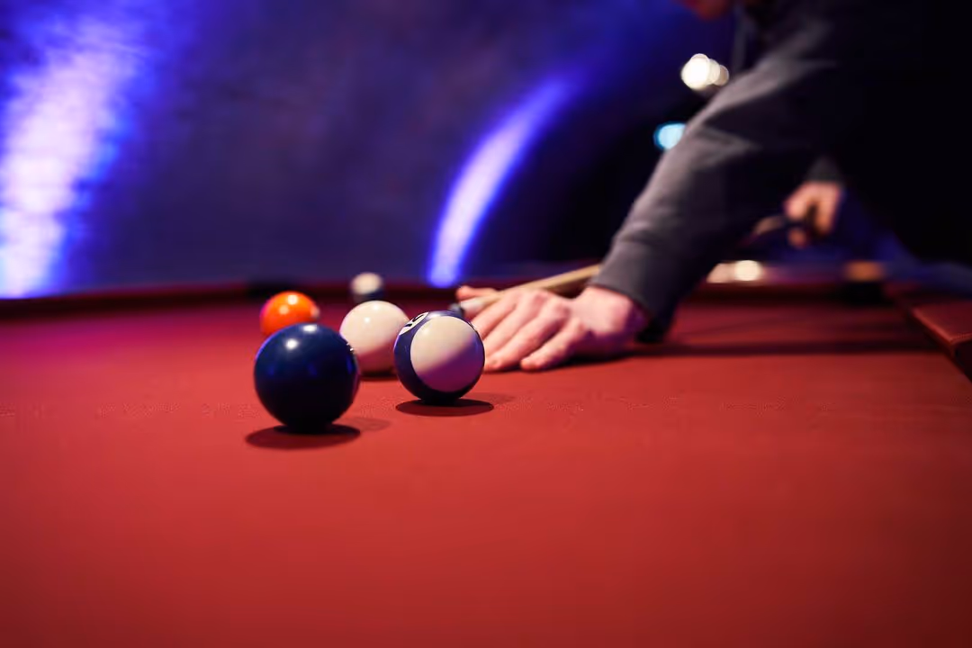 VR Escape Room players solve puzzles