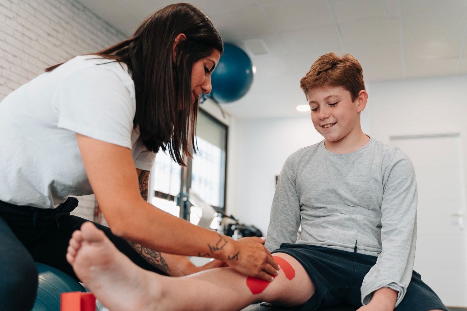 Finding the Right Physical Therapy Clinic for Teen Athletes