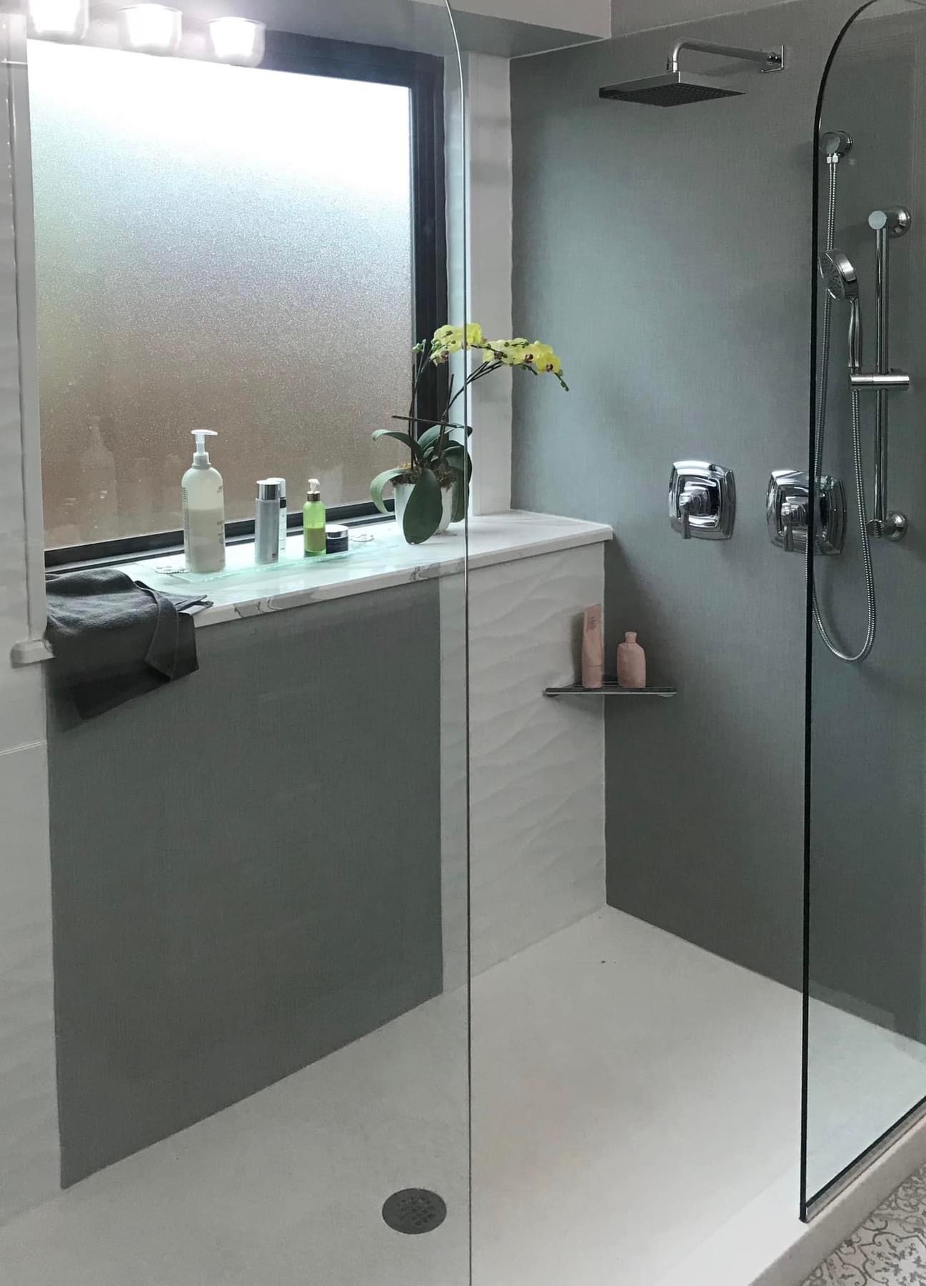 Walk-in Shower with 2 Half-Glass Doors 