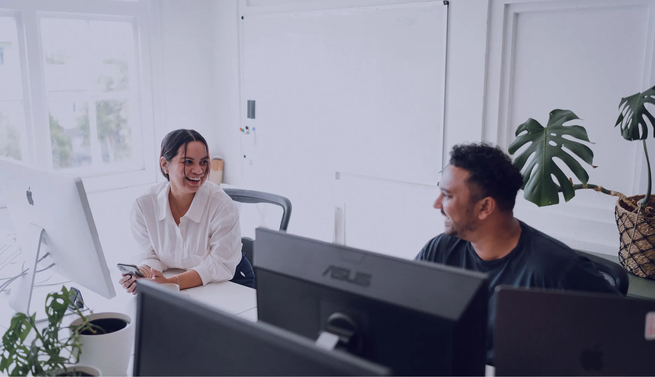 Envision labour hire - about us header image - team in the office