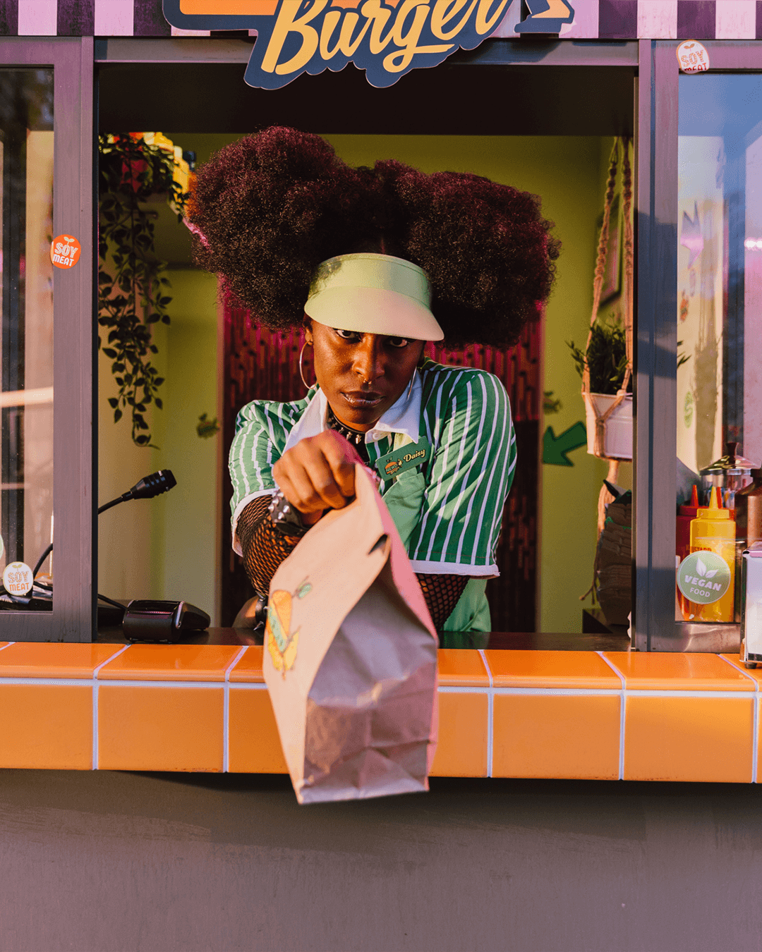 64f9e0ba928ec790b24c8279_marshmallow_BTS-BurgerBag_.png.png (1).png