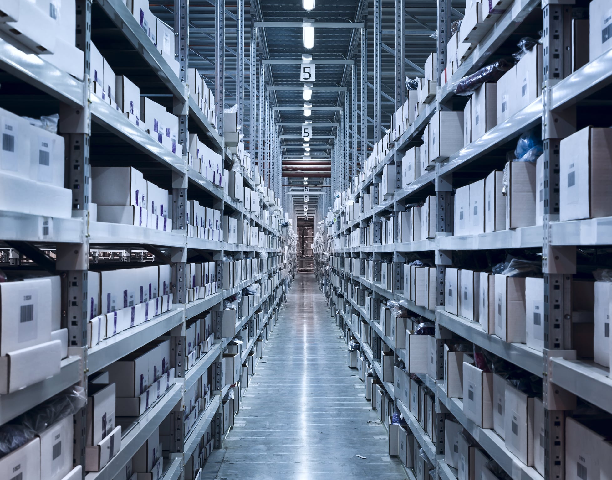 How AI, AMRs, and autonomous agents are reshaping the modern warehouse