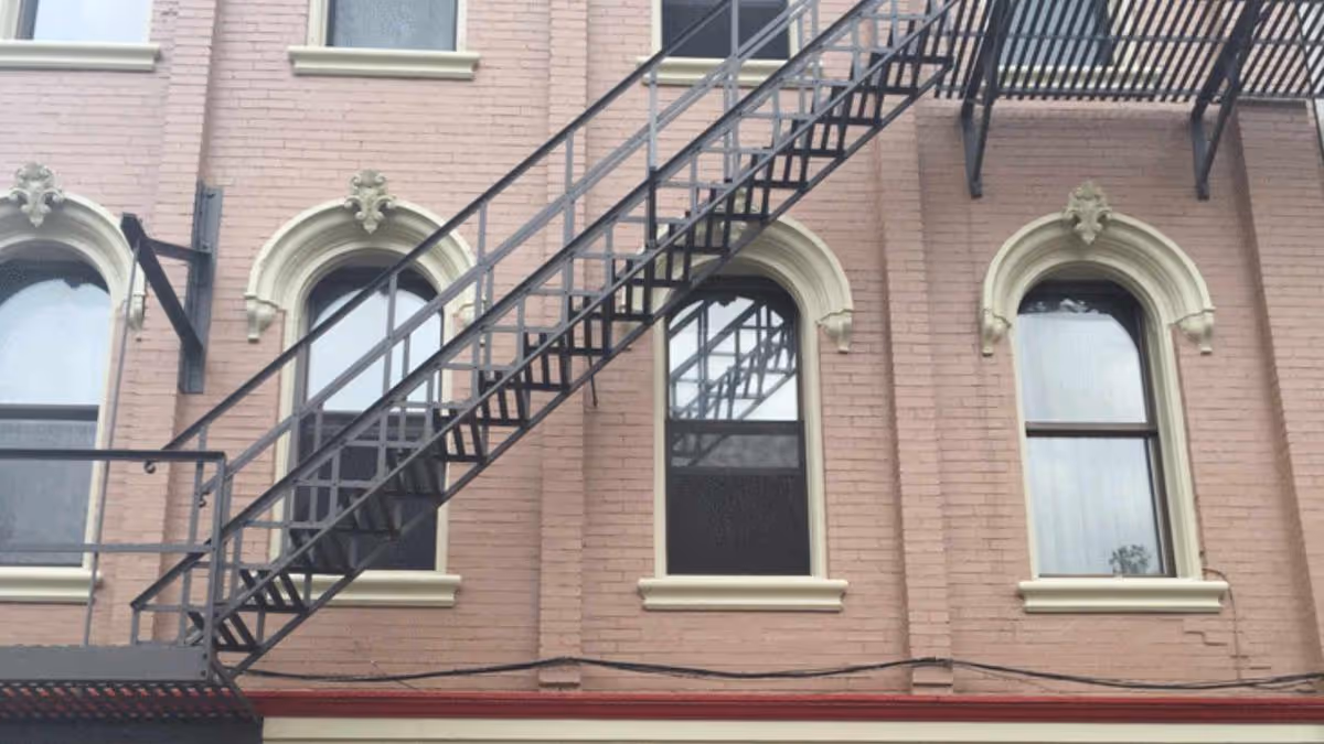 Guist Decorators Inc-1200x1200.jpeg