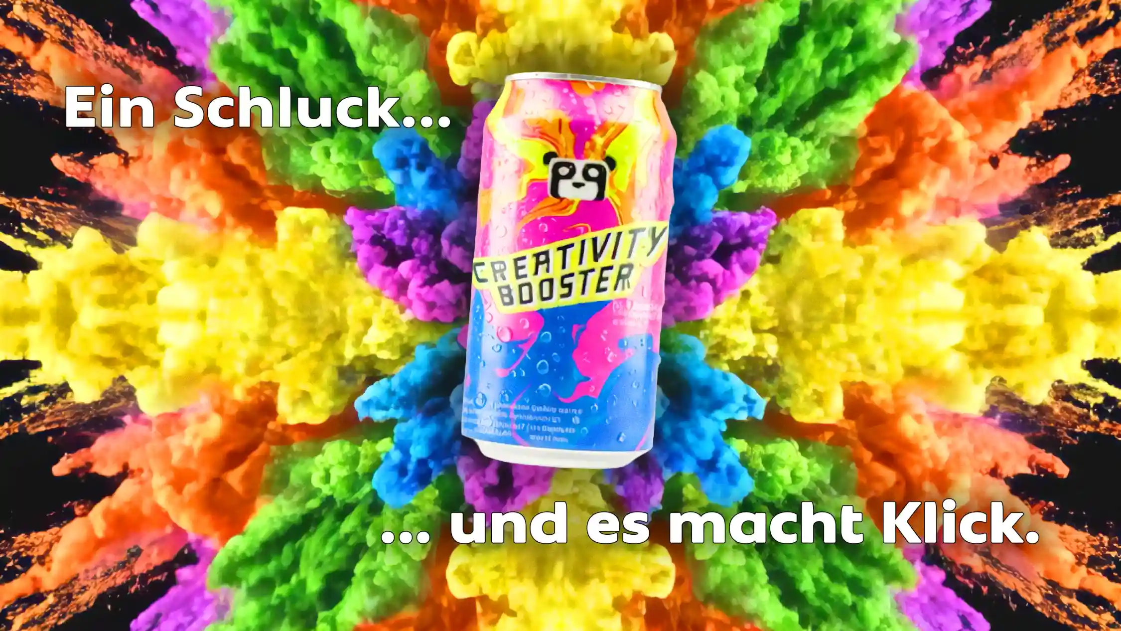 Bunte Farbpulver-Explosion hinter einer Dose mit Panda-Logo und Aufschrift „Creativity Booster“. Text: „Ein Schluck… und es macht Klick.“ Psychedelisches, lebendiges Design für ein Erfrischungsgetränk.