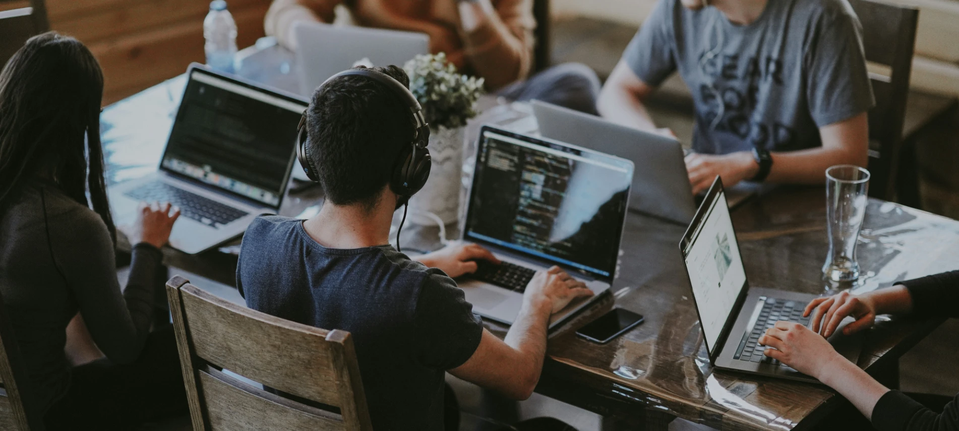 Program Management in Embedded Finance: Compliance, Control & Scale