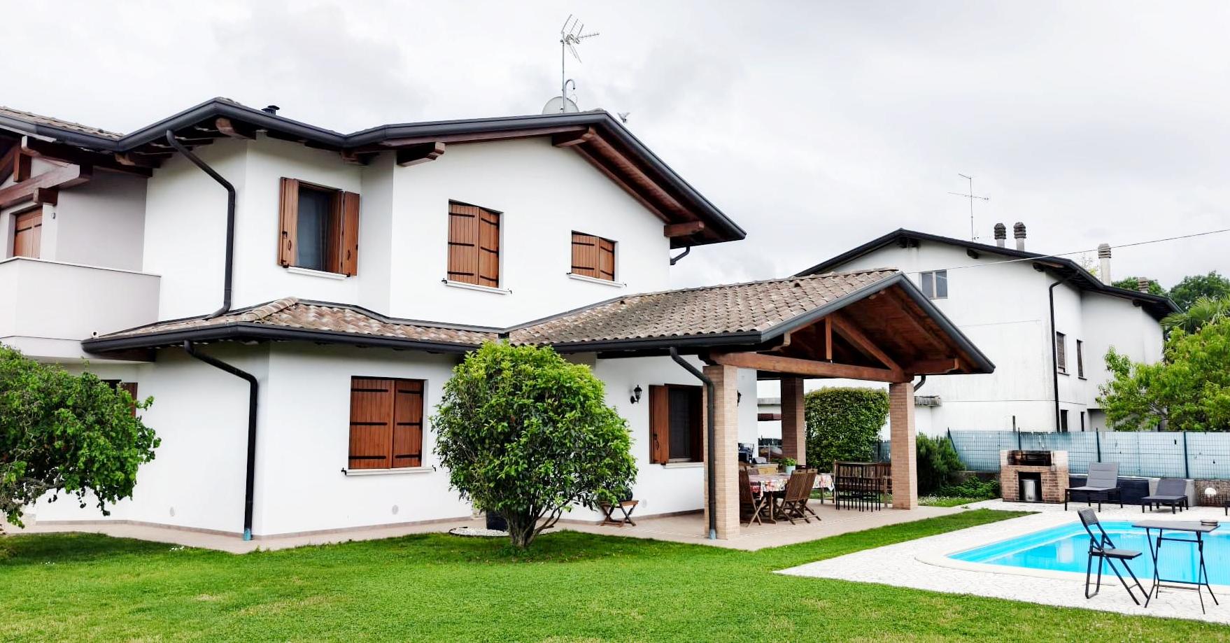 TC463 FIUME VENETO - CASA SINGOLA CON GIARDINO E PISCINA