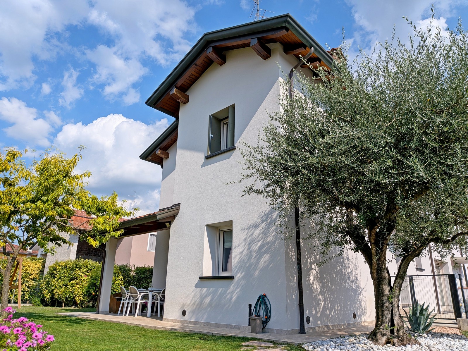 TC477 FIUME VENETO - VILLETTA CON GIARDINO E GRANDE TERRAZZA 