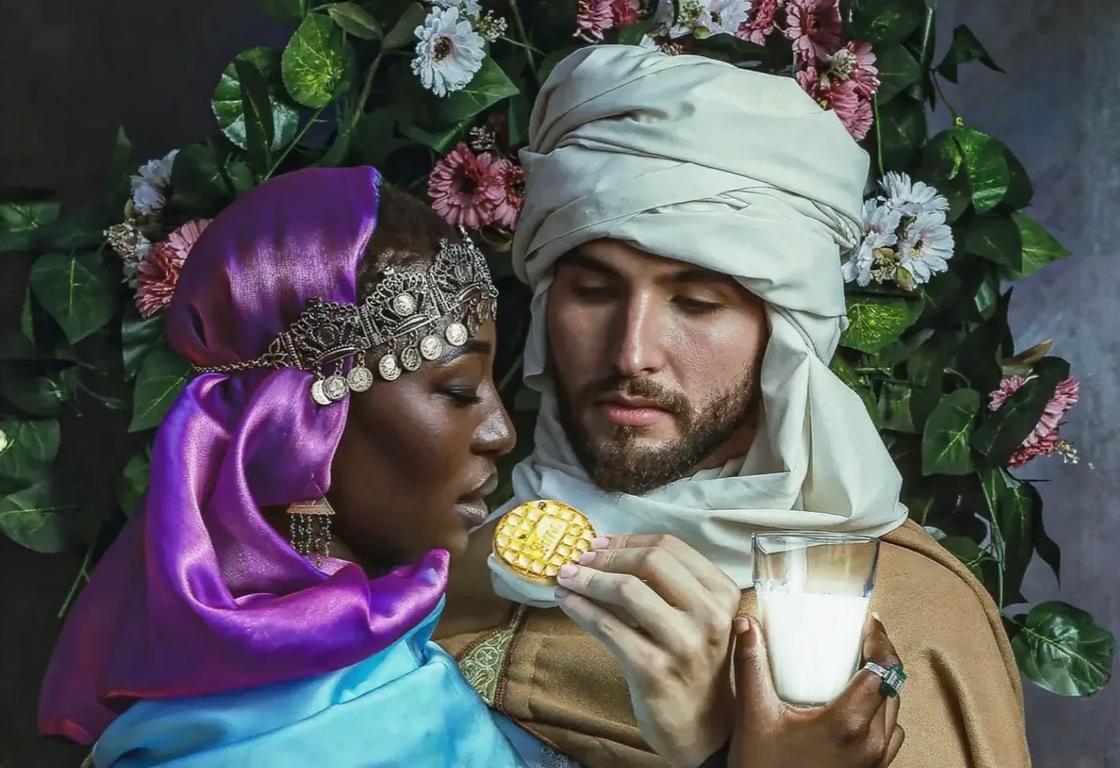 Un biscuit, un burnous, un regard : De Dinet à Ilhem Kadi