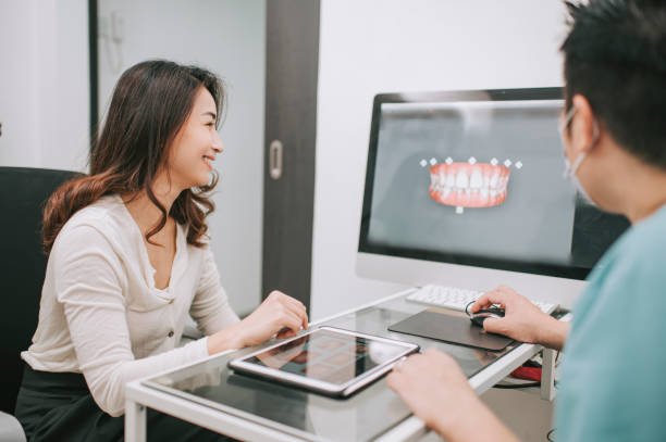 730+ Dentist And Patient Looking At A Screen With Teeth X Ray Stock Photos,  Pictures & Royalty-Free Images - iStock
