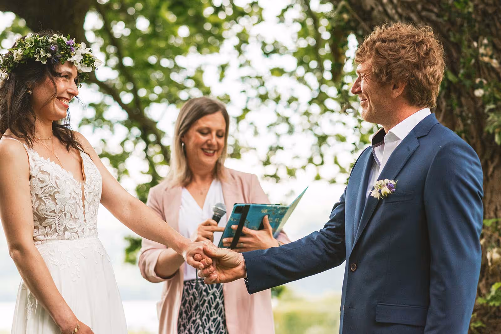 Registrar vs Celebrant: What's the Difference?