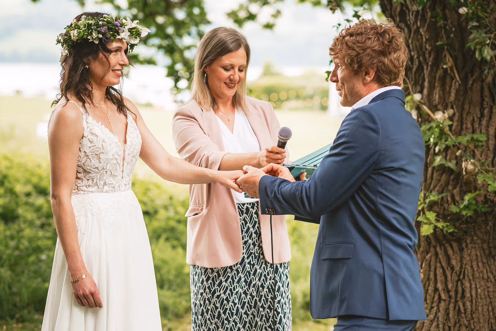 A wild woodland wedding in conwy valley 
