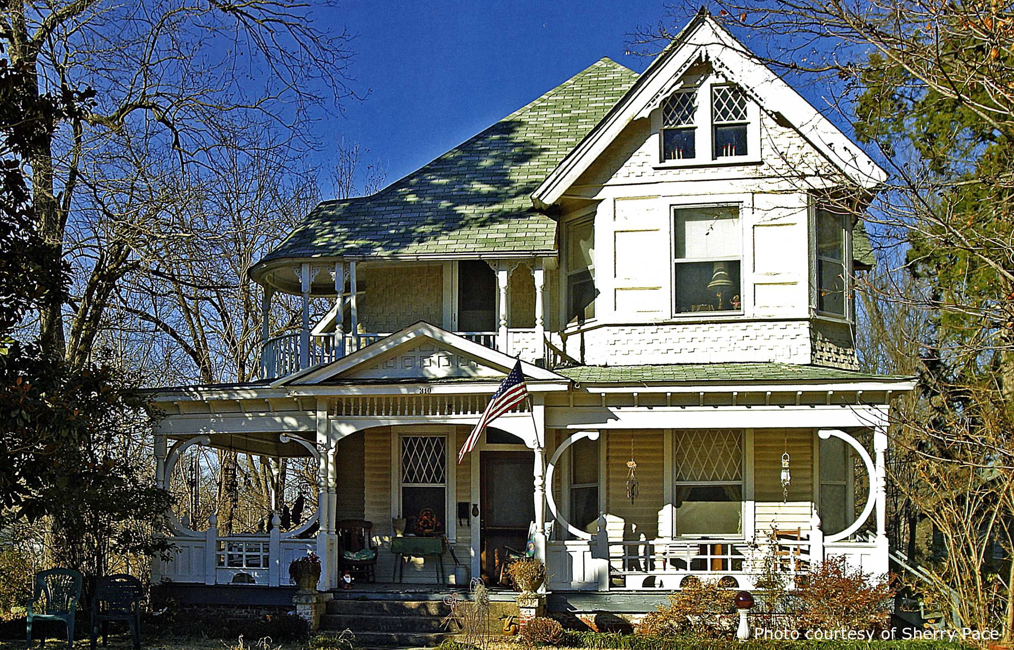Smith Residence, a beautiful historic home in Holly Springs, MS, designed by architect George F. Barber.