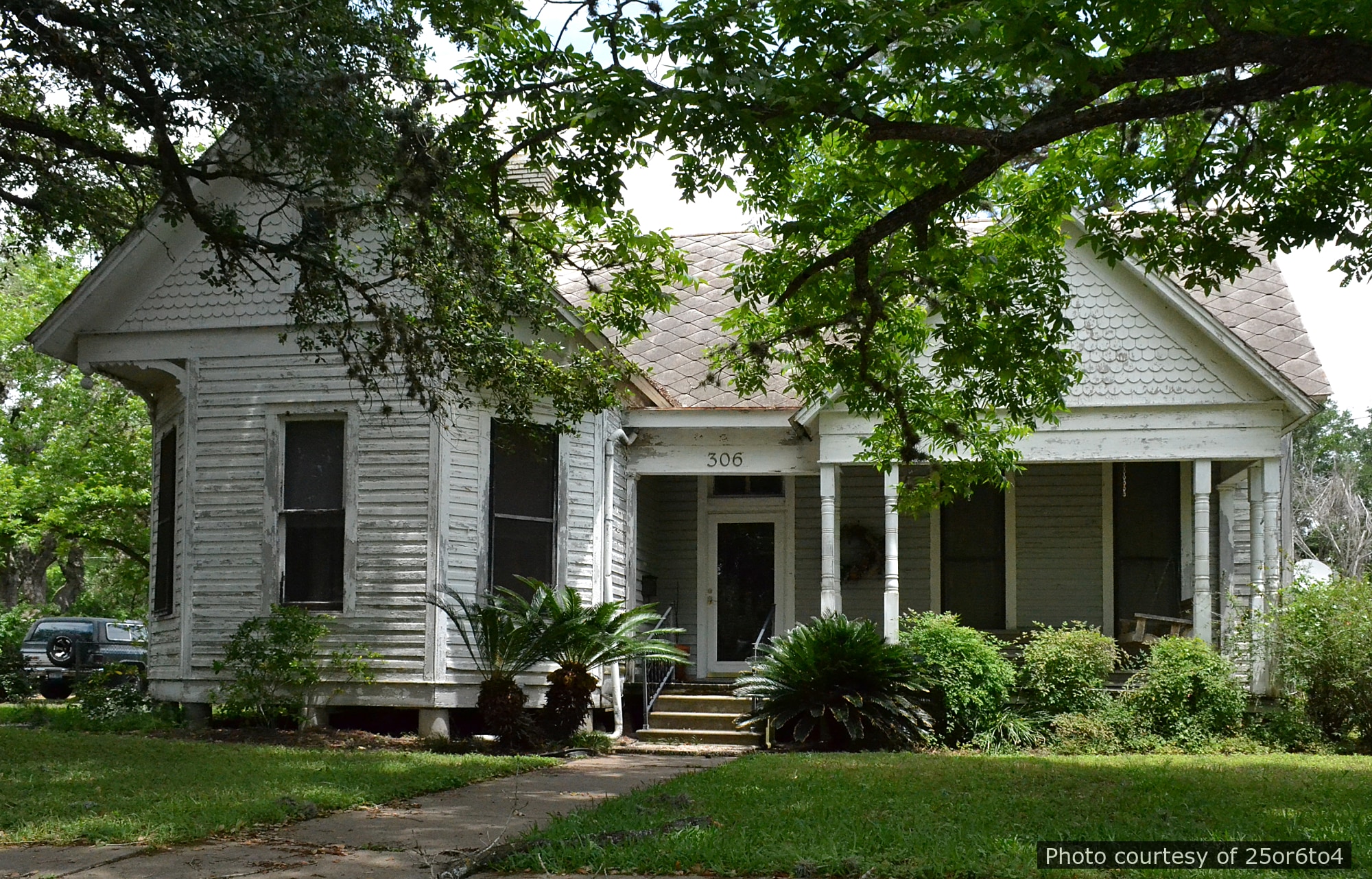 Callaway Residence, a historic home located in Cuero, TX designed by architect George F. Barber.