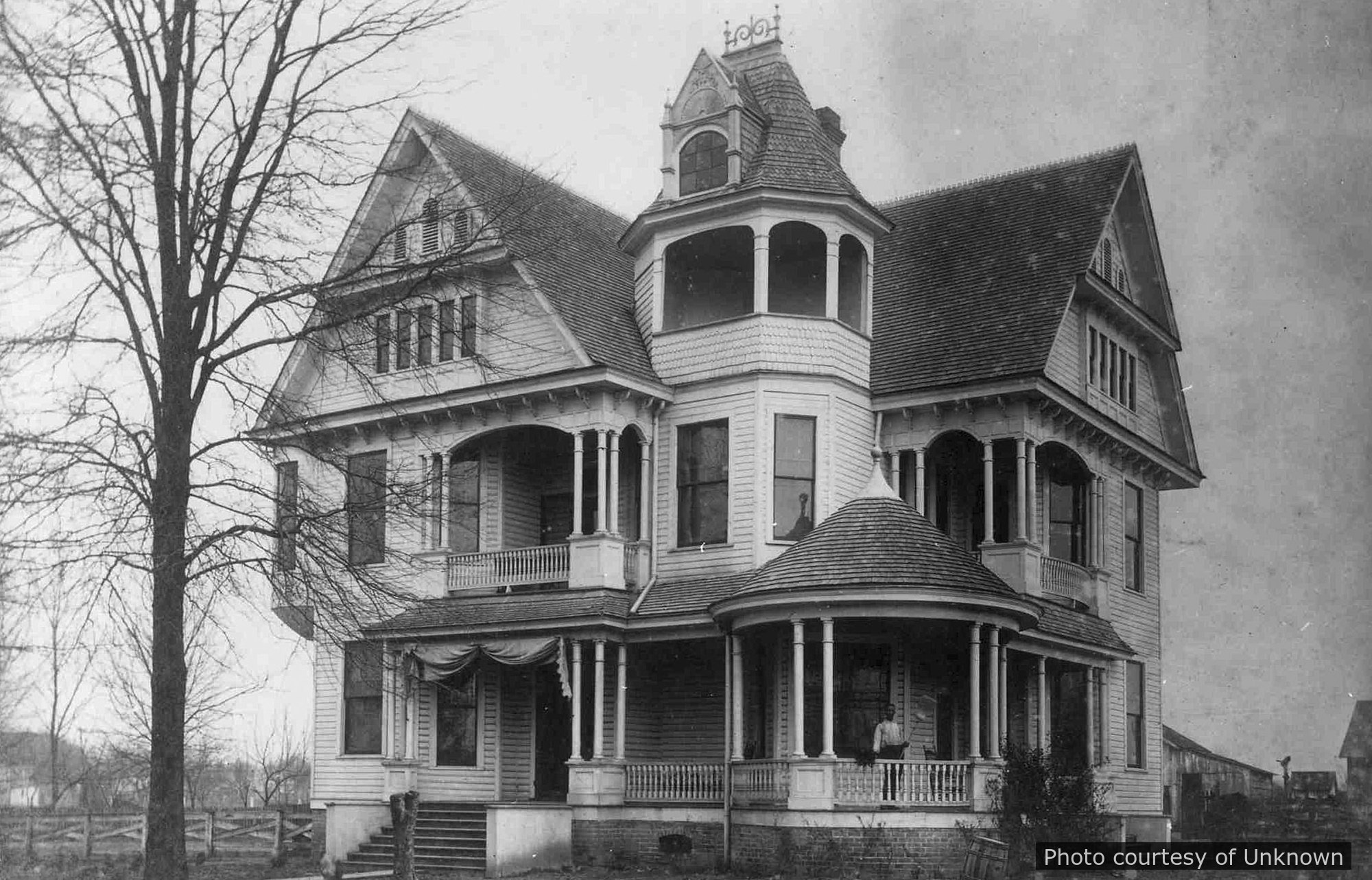 Craig Residence, a historic home located in Como, MS designed by architect George F. Barber.