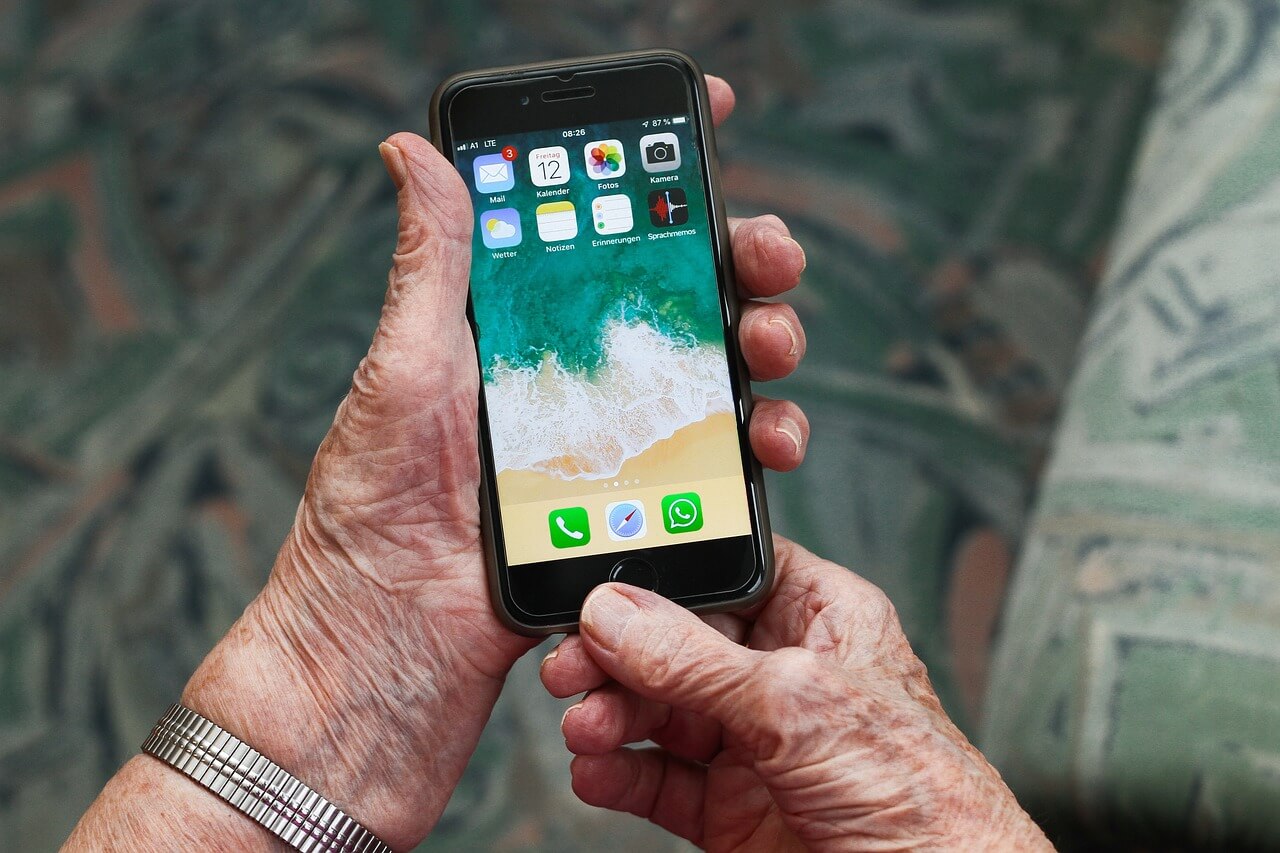 Can Social Media Be Good for Seniors? YES!