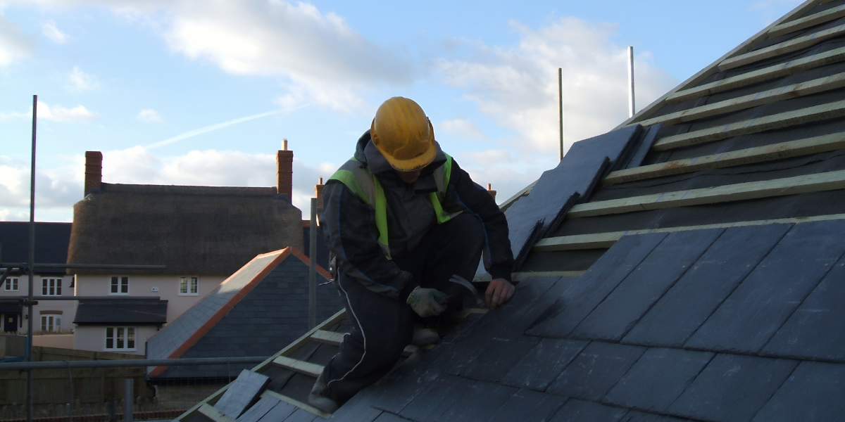 How Roofers Insurance Protects Against Falls, Electrocution, and Equipment Loss