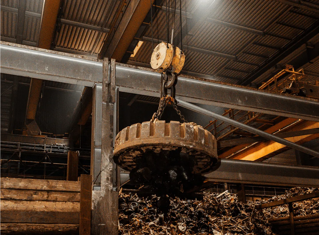A car disc break Breyden company on the plant