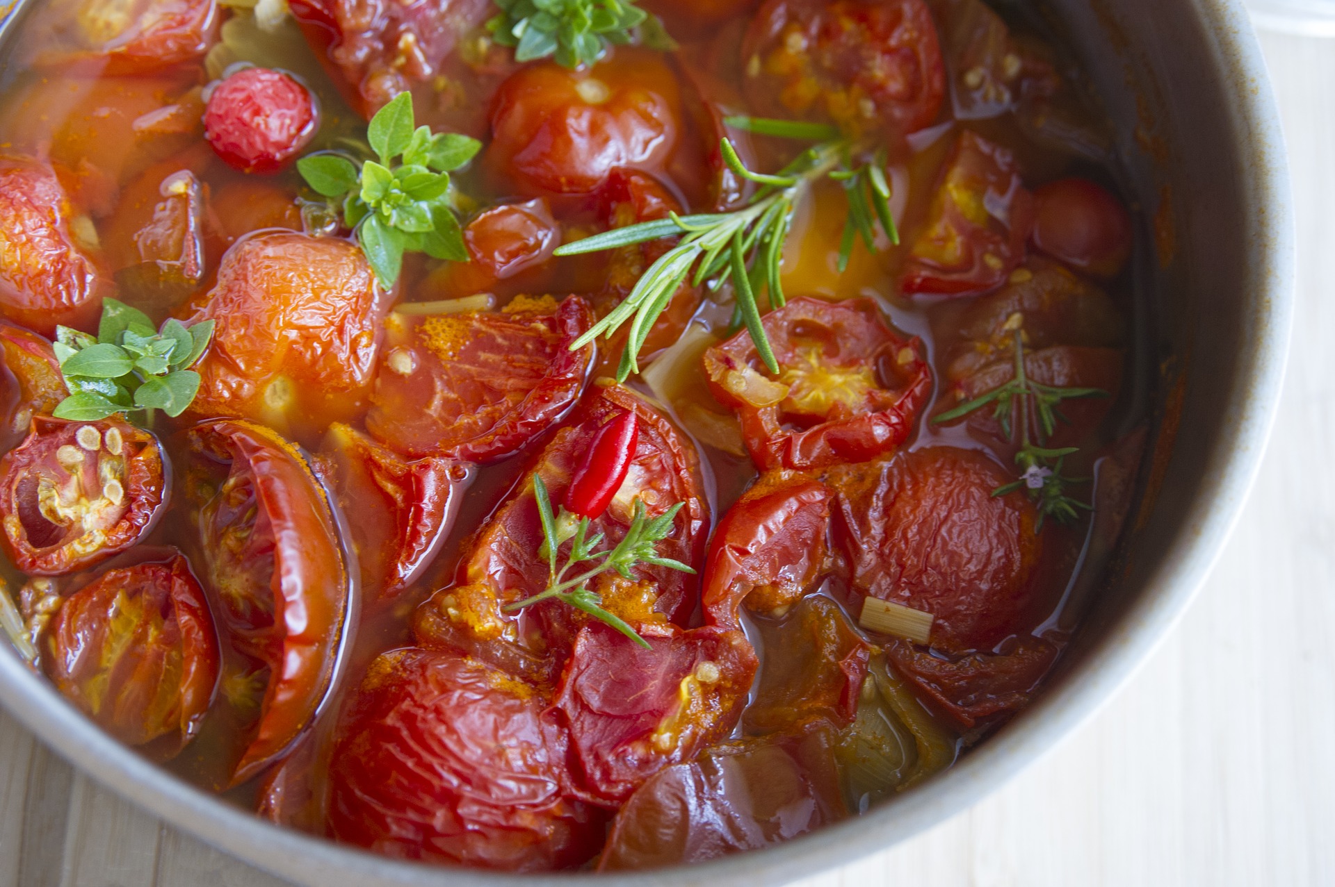 tomato-soup-cooking-at-home