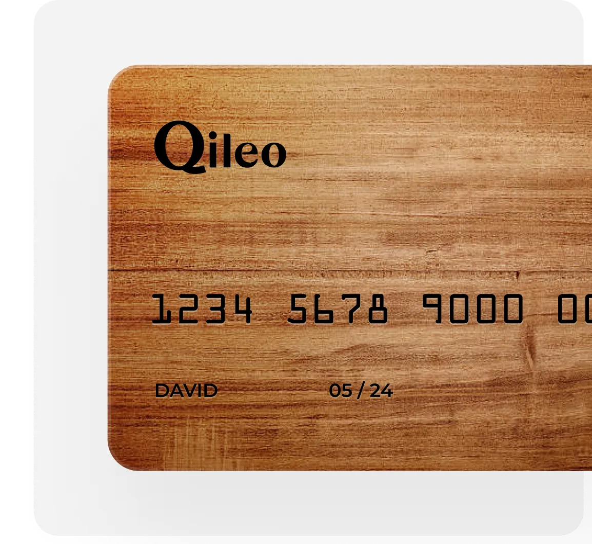 Wooden card with Qileo logo, card number, name David, and expiry date 05/24.