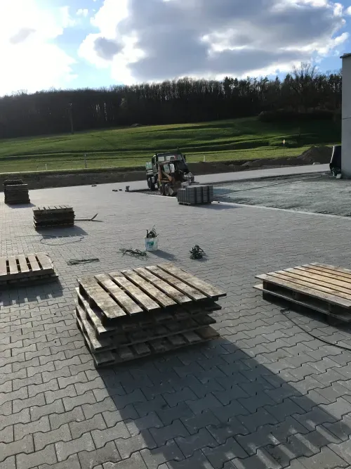 GRbud Ułożenie kostki brukowej 8000 m²