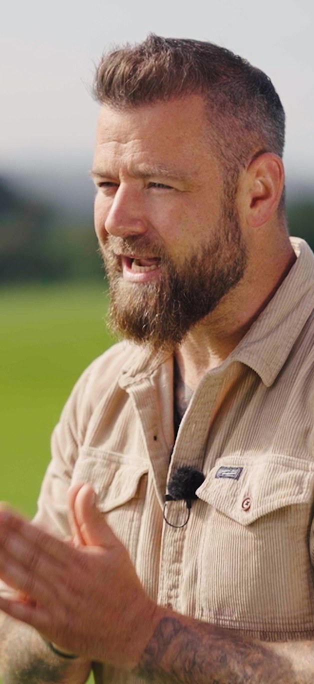 Trainer André im Video eines Trainingsplans auf hundetraining.de