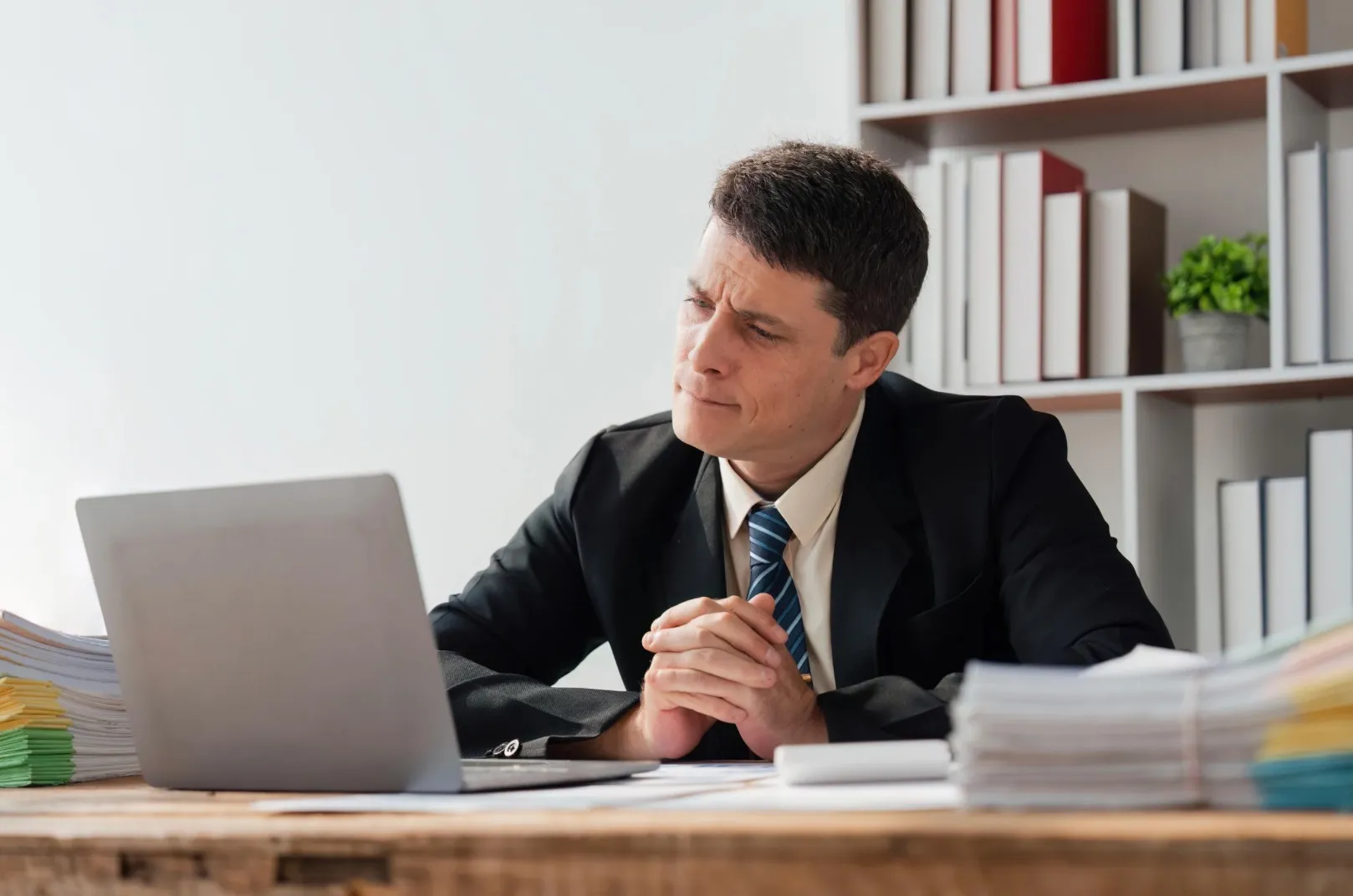 Micro-Entreprise ou EI : quelles formes juridiques choisir pour les entrepreneurs choisir ?