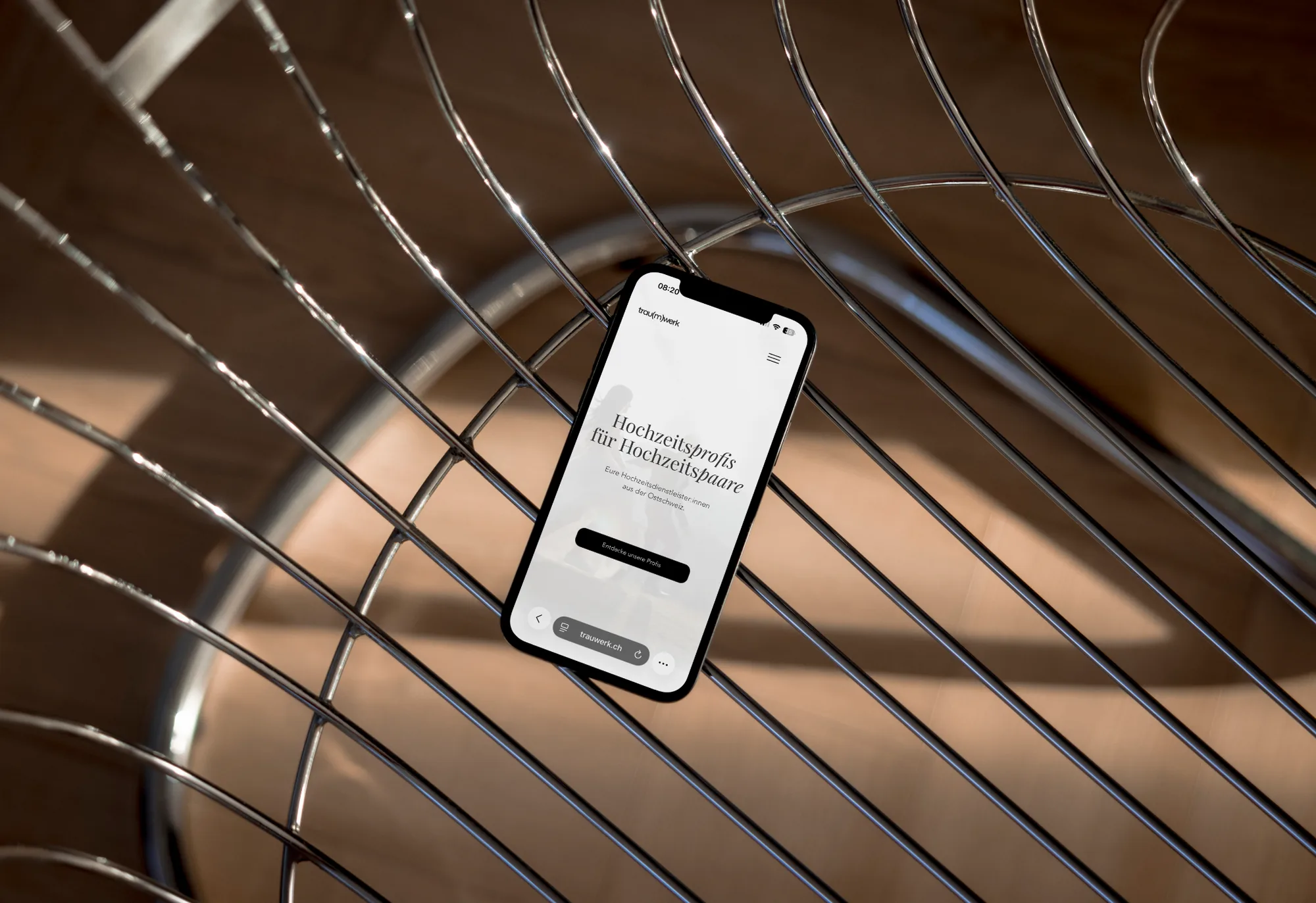 Trauwerk – website on a smartphone, mockup