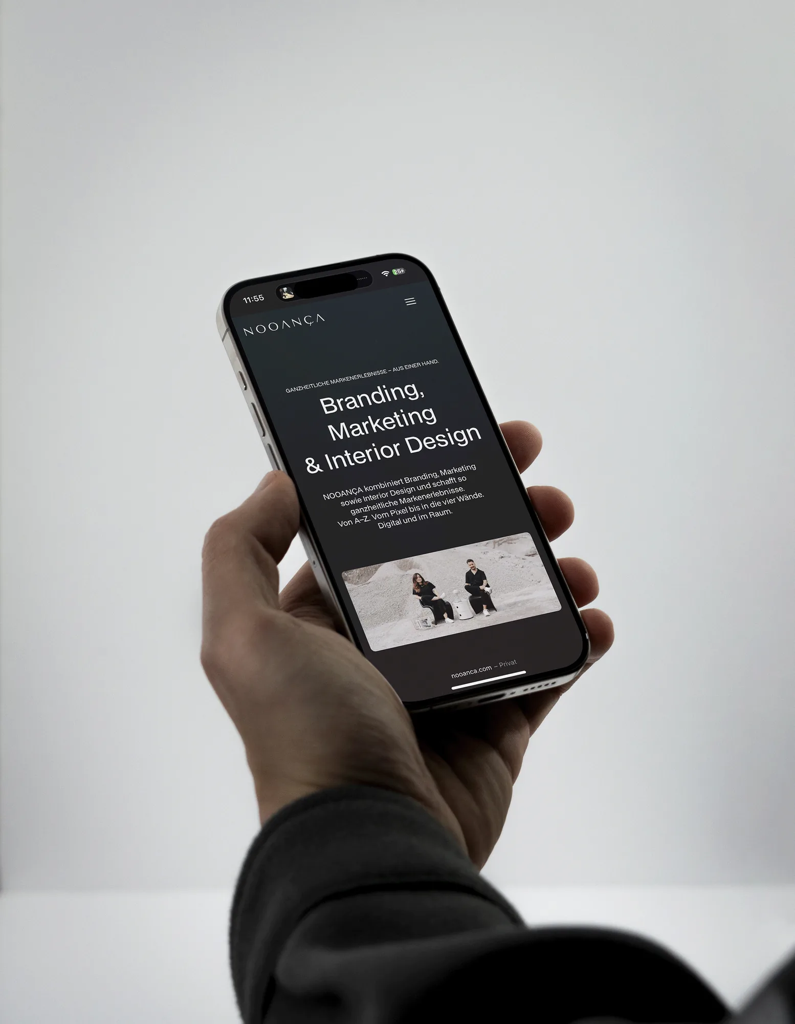 Private Apartment – website on a smartphone, mockup (2)