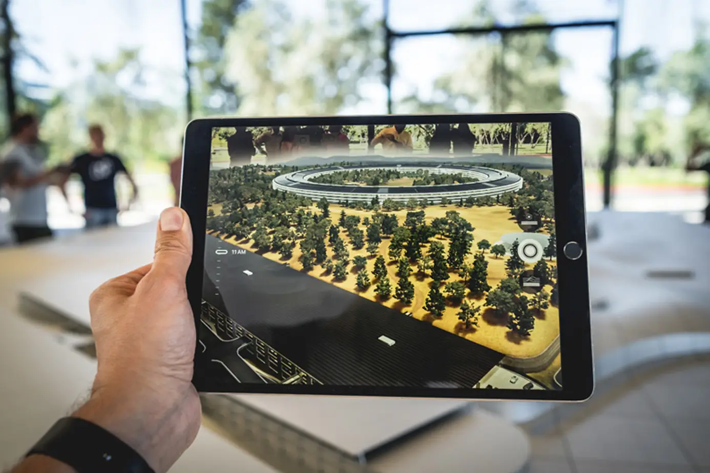 Augmented Reality (AR)