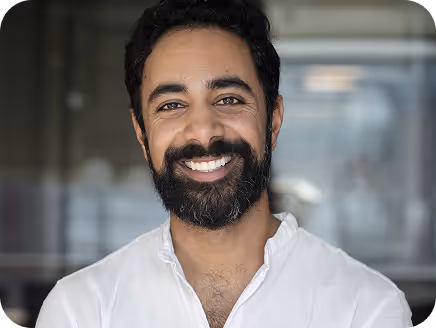 Headshot of Shashi Shankar, CEO of Novellia 