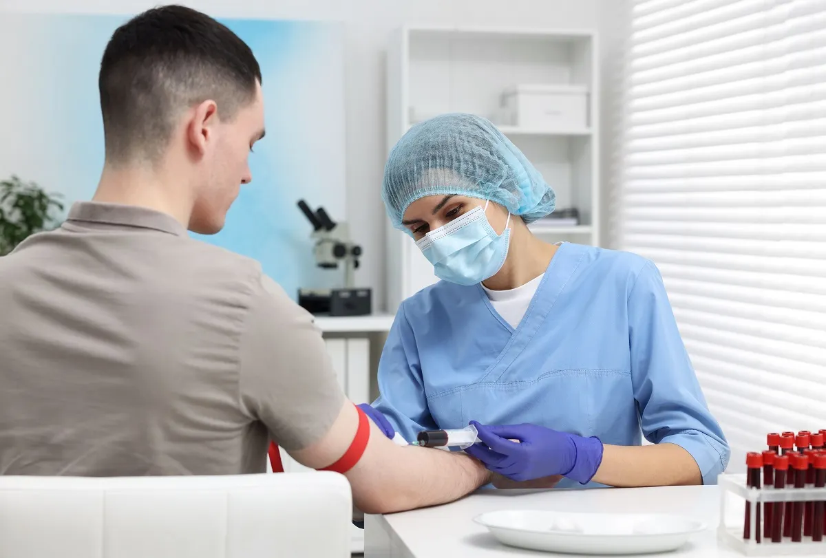 Visual representation of different drug test types used to detect oxymorphone.