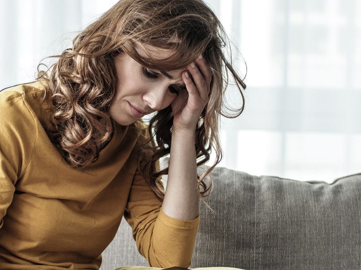 A comparison of tapering off medications versus quitting cold turkey, highlighting the risks involved.