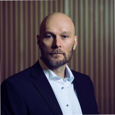 Portræt af Claus Bohn Jespersen, CEO & Co-Founder i VhAT