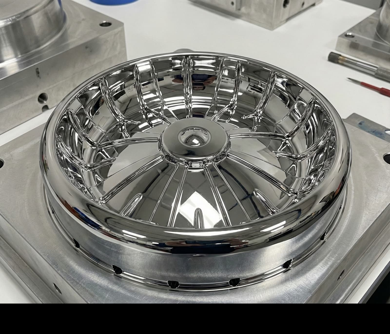 تطبيق عملي: لقمة قاعدة زجاجة بلاستيكية