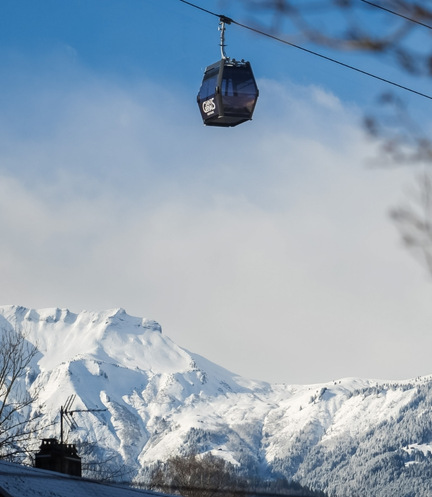 The Le Valléen gondola to reach the center of Saint Gervais from PlanB