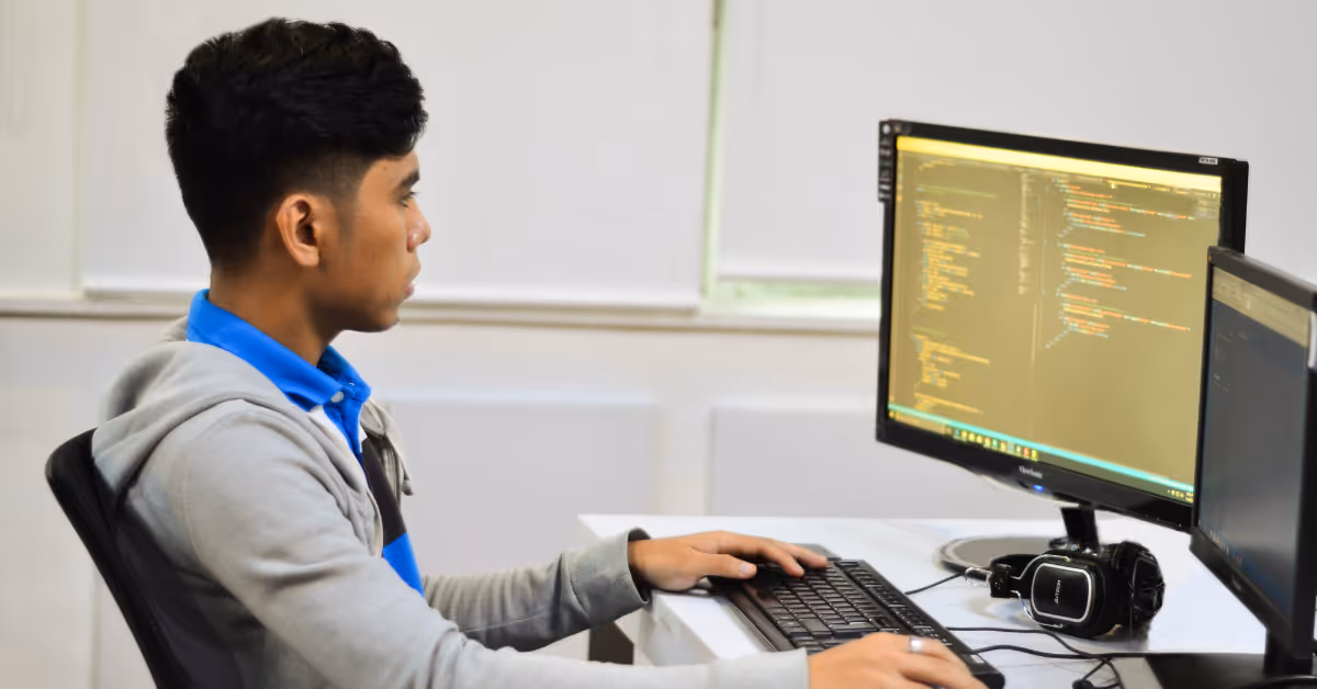 What Is Nearshoring? Benefits and Challenges for Software Development Teams